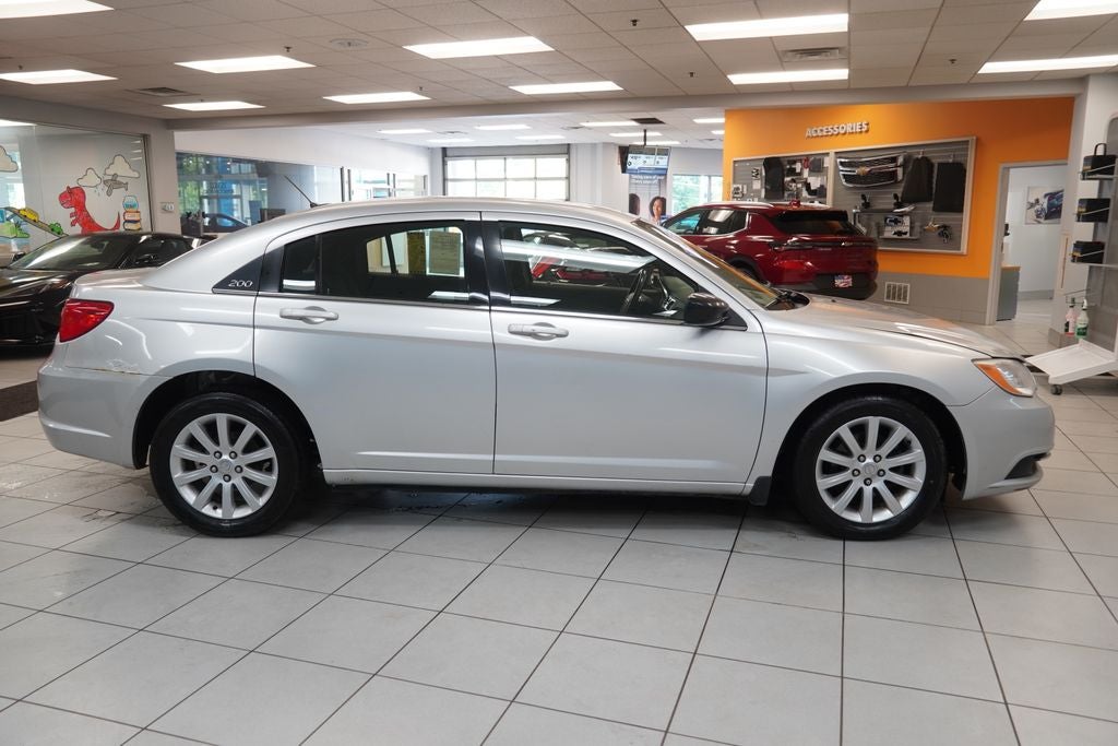 2011 Chrysler 200 Touring ( PRE - AUCTION SPECIAL )