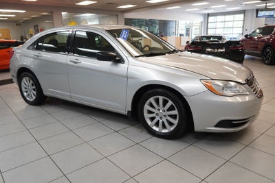 2011 Chrysler 200 Touring ( PRE - AUCTION SPECIAL )