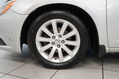 2011 Chrysler 200 Touring ( PRE - AUCTION SPECIAL )