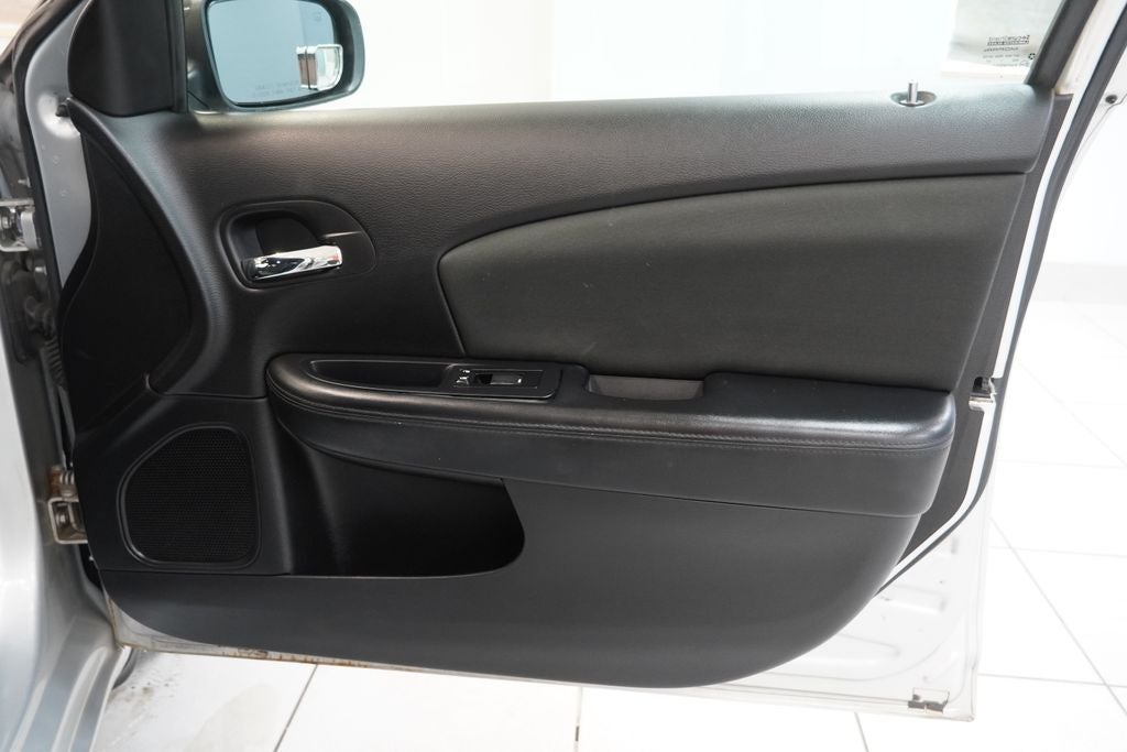2011 Chrysler 200 Touring ( PRE - AUCTION SPECIAL )
