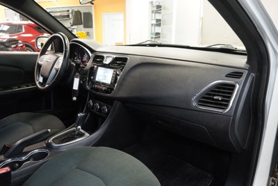 2011 Chrysler 200 Touring ( PRE - AUCTION SPECIAL )