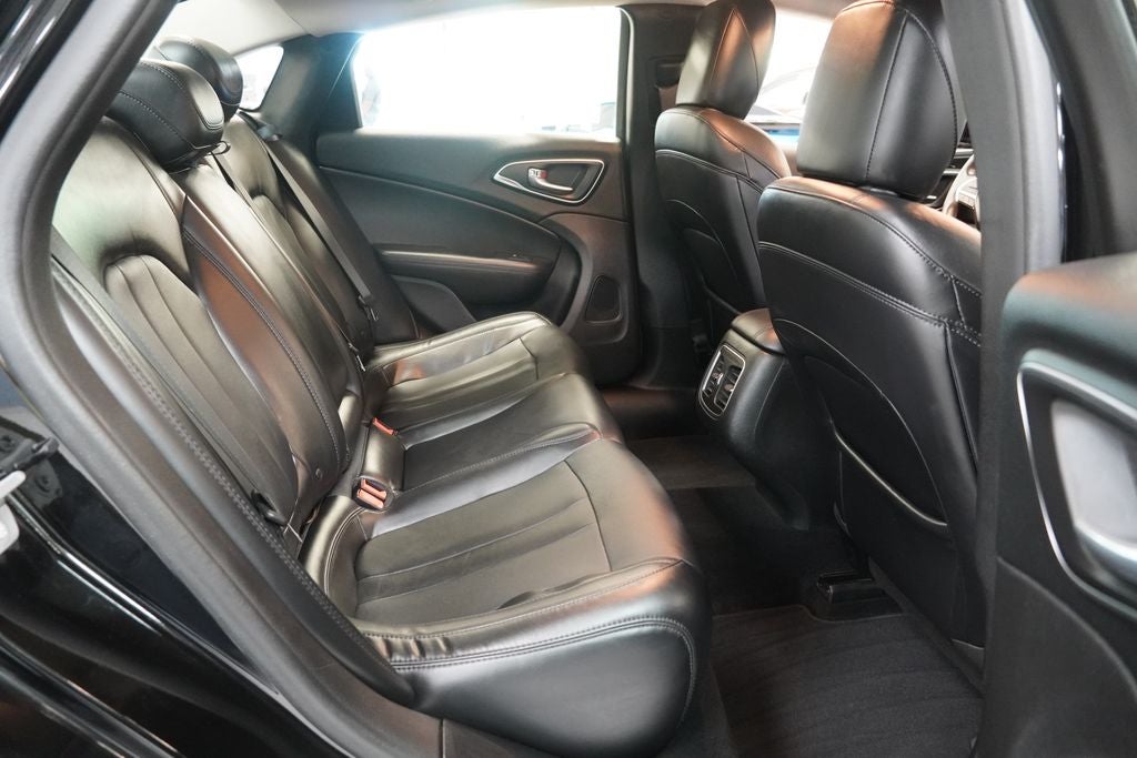 2015 Chrysler 200 C
