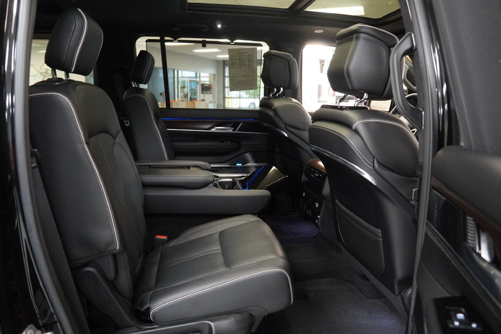 2022 Jeep Grand Wagoneer Series II 4WD
