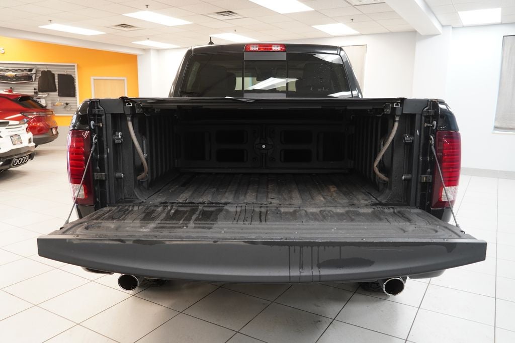 2017 RAM 1500 Night CREW CAB 4X4