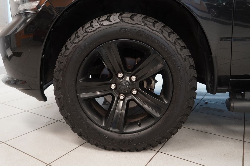 2017 RAM 1500 Night CREW CAB 4X4