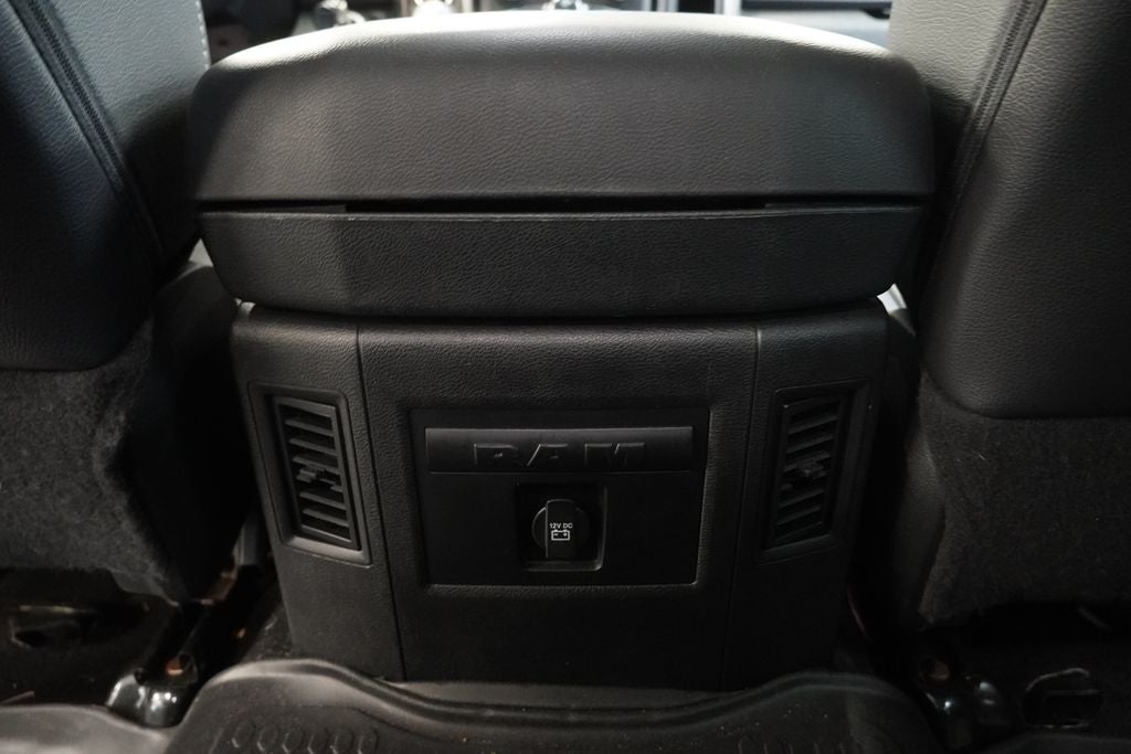 2017 RAM 1500 Night CREW CAB 4X4