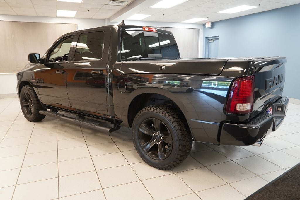 2017 RAM 1500 Night CREW CAB 4X4
