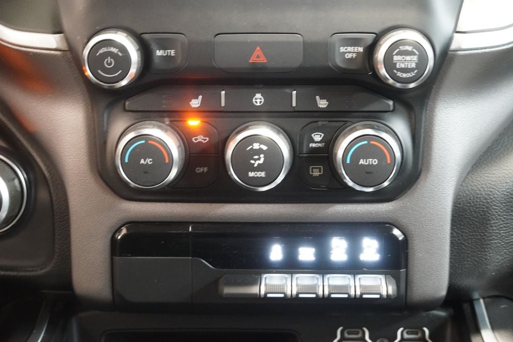2020 RAM 1500 Big Horn/Lone Star CREW CAB 4X4