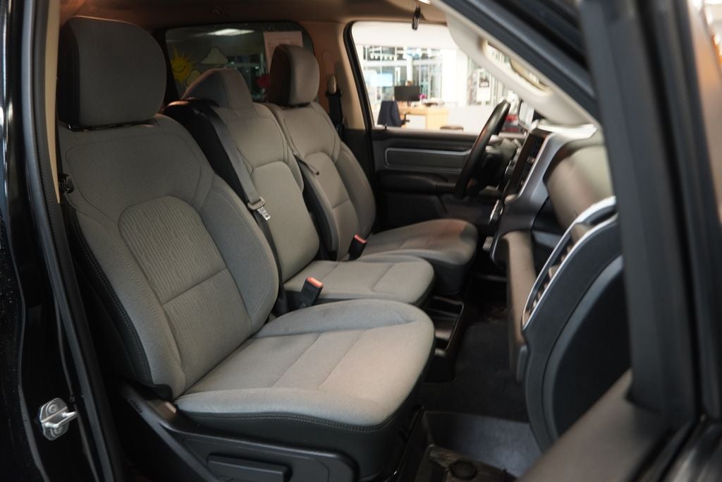 2019 RAM 1500 Big Horn/Lone Star CREW CAB 4X4
