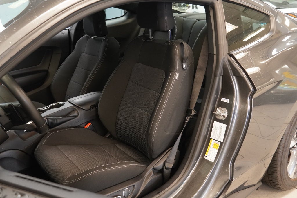 2015 Ford Mustang V6