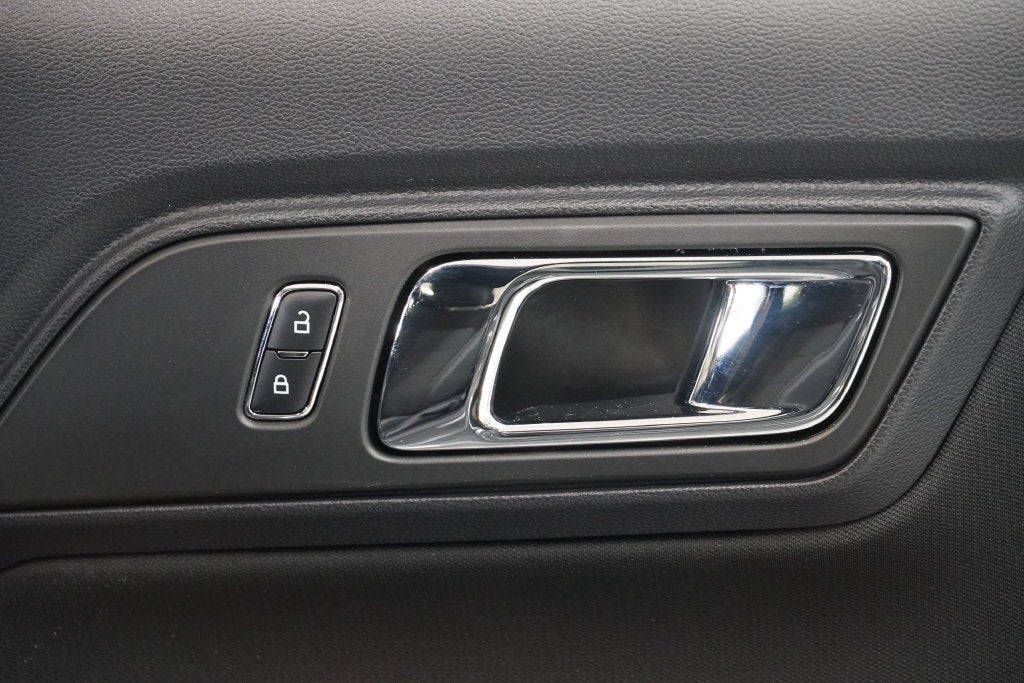 2015 Ford Mustang V6