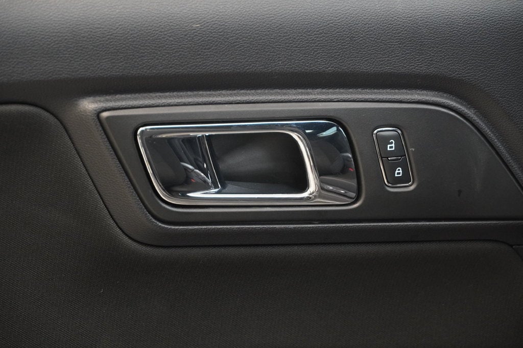 2015 Ford Mustang V6