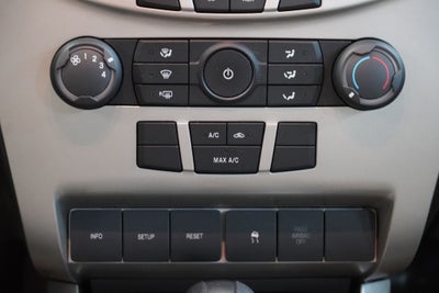 2011 Ford Focus SE (PRE - AUCTION SPECIAL )