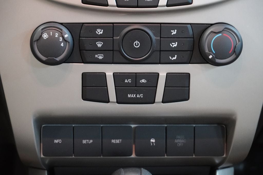 2011 Ford Focus SE (PRE - AUCTION SPECIAL )