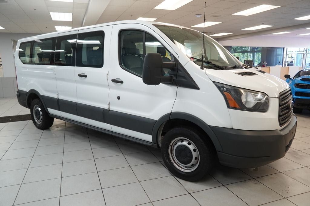 2017 Ford Transit-350 XL ( 15-PASSENGER )
