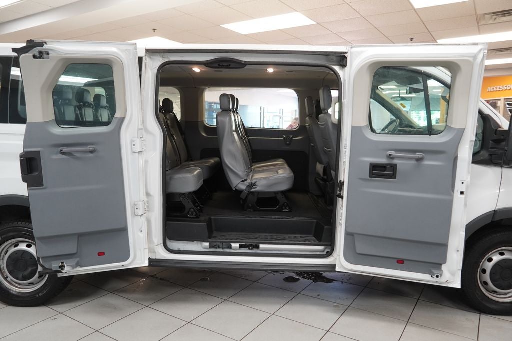 2017 Ford Transit-350 XL ( 15-PASSENGER )