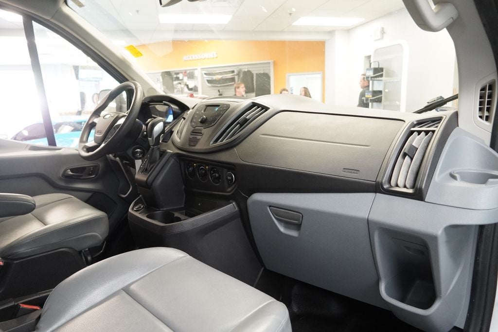 2017 Ford Transit-350 XL ( 15-PASSENGER )