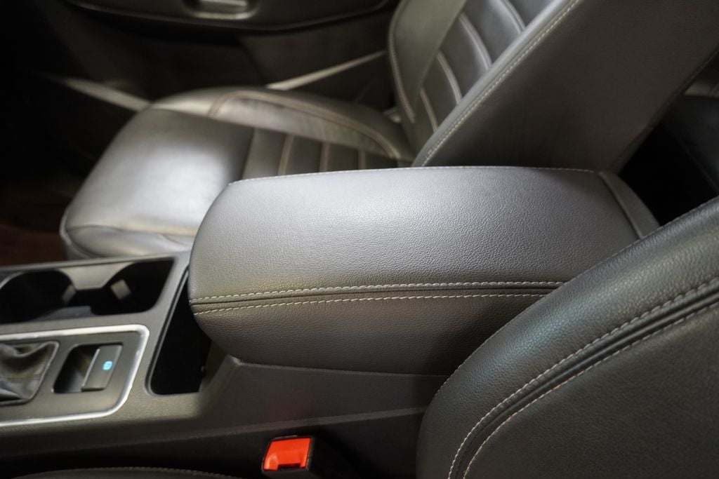 2018 Ford Escape SEL ( 4WD )