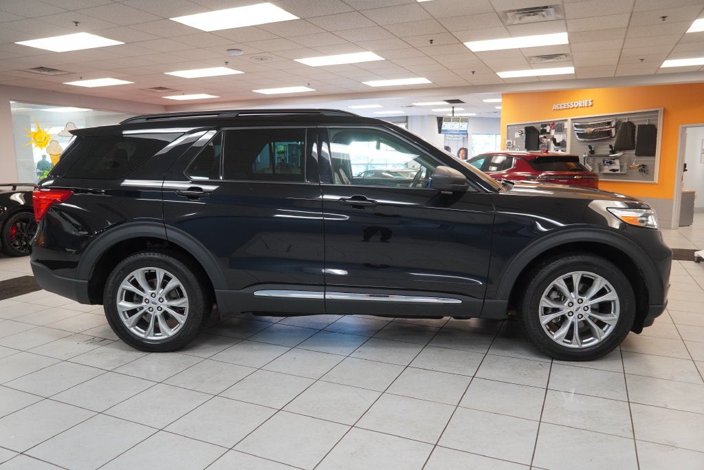 2024 Ford Explorer XLT (4WD)