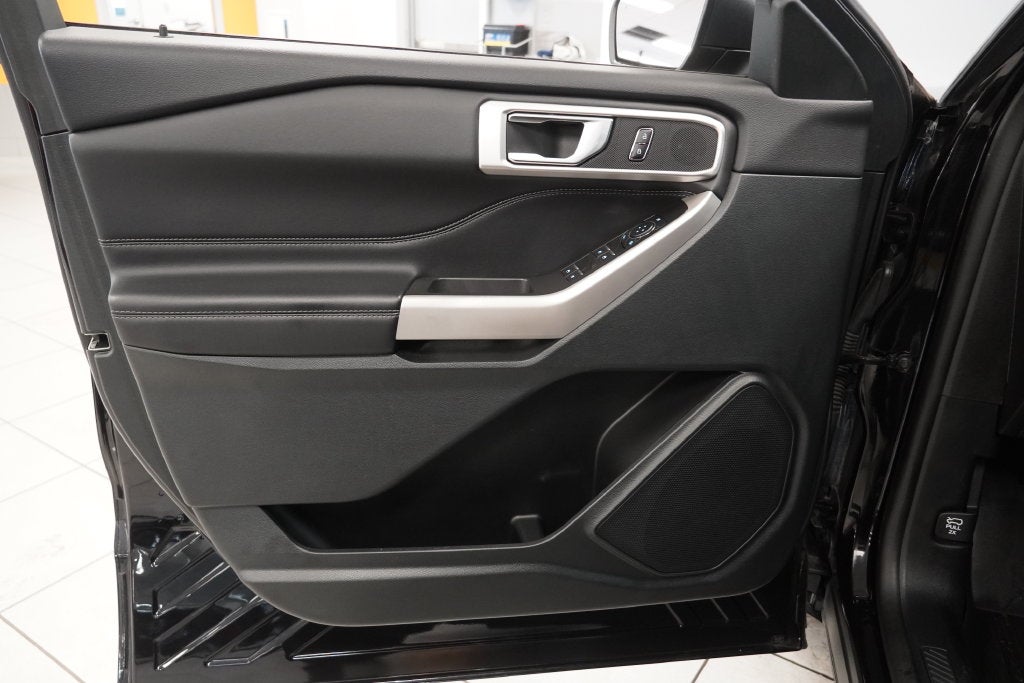 2024 Ford Explorer XLT (4WD)
