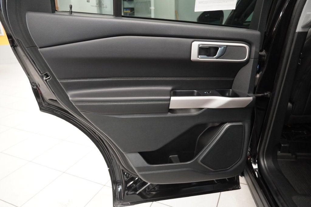 2024 Ford Explorer XLT (4WD)