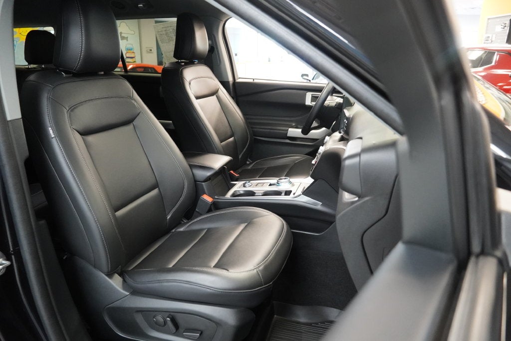 2024 Ford Explorer XLT (4WD)