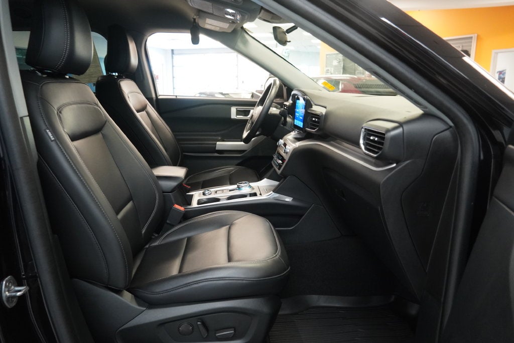 2024 Ford Explorer XLT (4WD)