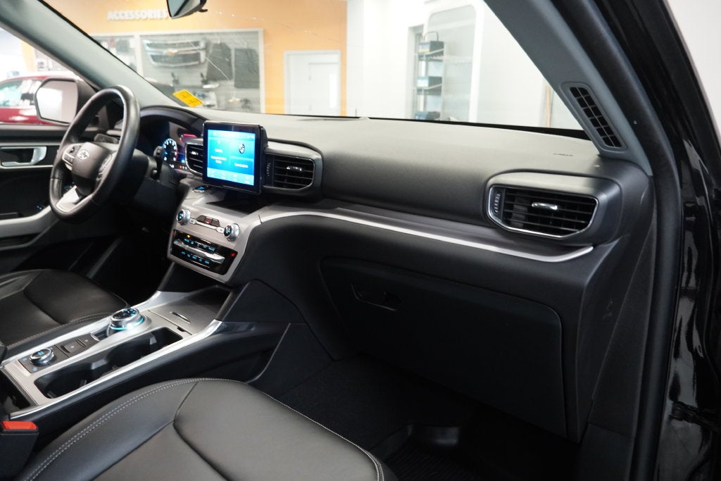 2024 Ford Explorer XLT (4WD)