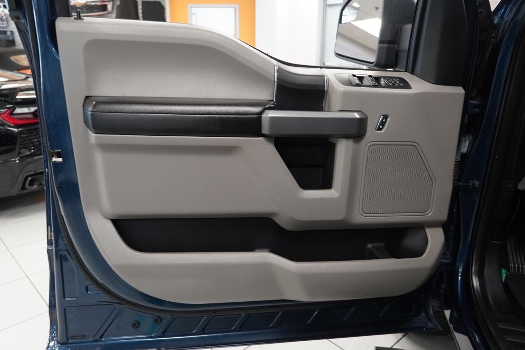 2017 Ford F-150 XLT CREW CAB 4X4