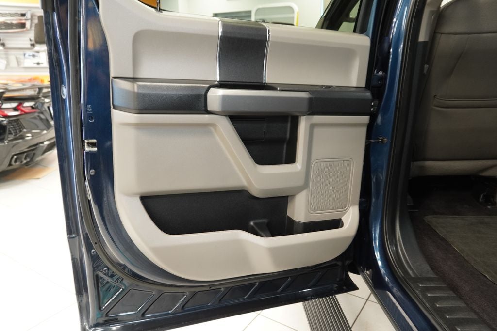 2017 Ford F-150 XLT CREW CAB 4X4