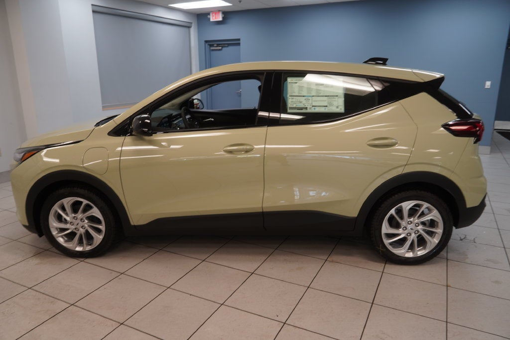 2027 Chevrolet Bolt EV LT
