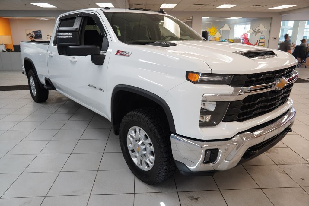 2025 Chevrolet Silverado 2500HD LT CREW CAB 4X4 (LONG BED)