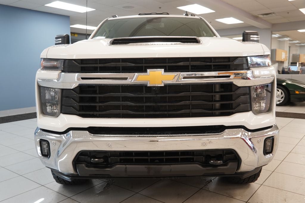 2025 Chevrolet Silverado 2500HD LT CREW CAB 4X4 (LONG BED)