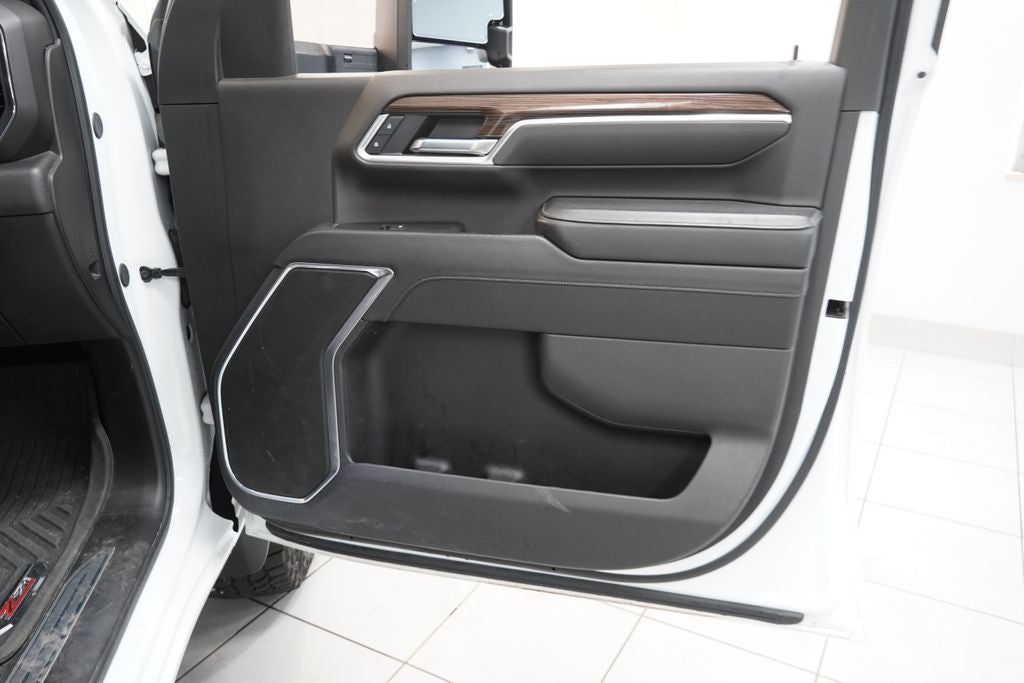 2025 Chevrolet Silverado 2500HD LT CREW CAB 4X4 (LONG BED)