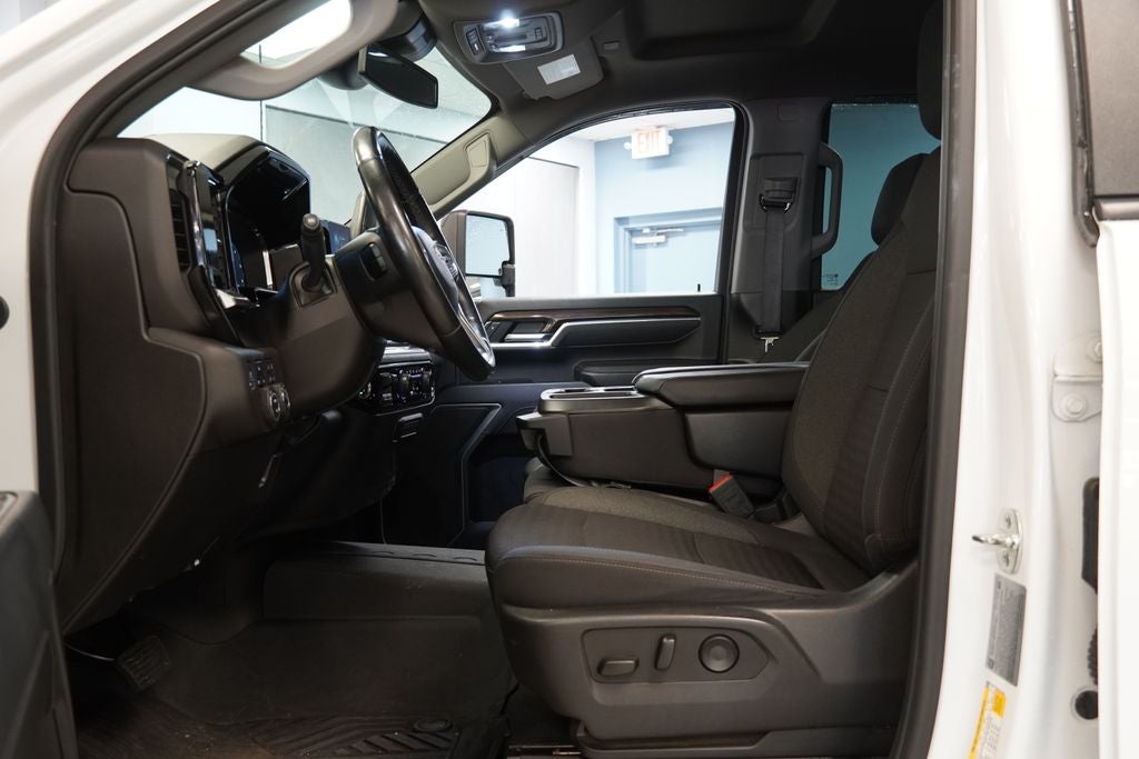 2025 Chevrolet Silverado 2500HD LT CREW CAB 4X4 (LONG BED)