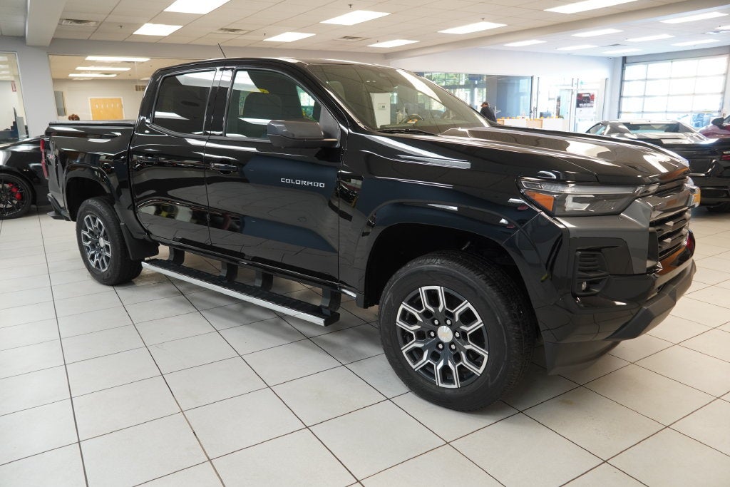 2023 Chevrolet Colorado LT CREW CAB 4WD
