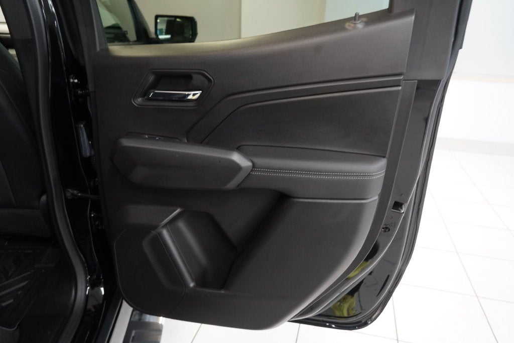 2023 Chevrolet Colorado LT CREW CAB 4WD
