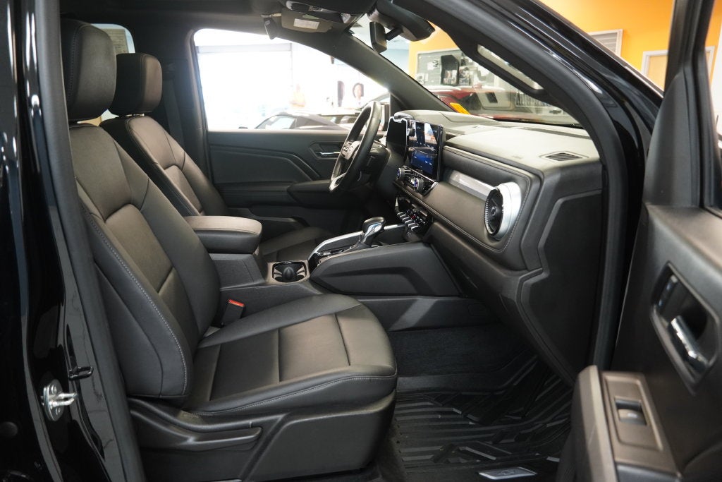 2023 Chevrolet Colorado LT CREW CAB 4WD