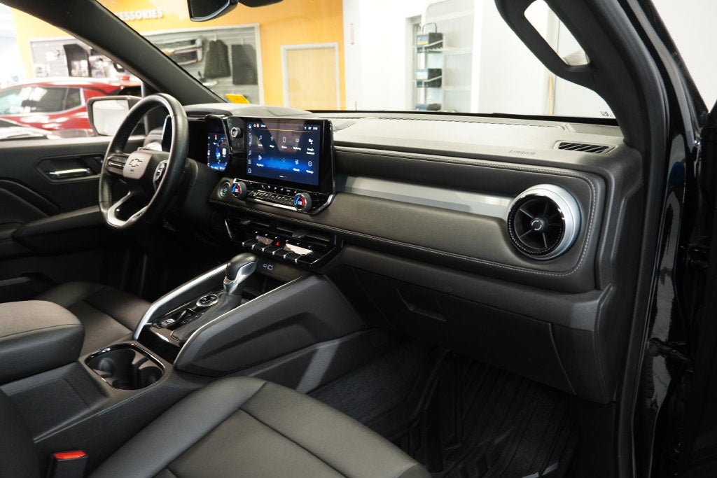 2023 Chevrolet Colorado LT CREW CAB 4WD