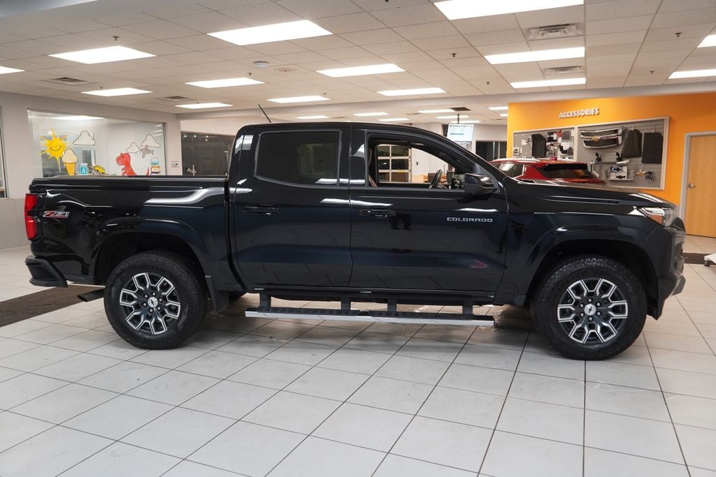 2023 Chevrolet Colorado Z71 4WD w/Sunroof CREW CAB