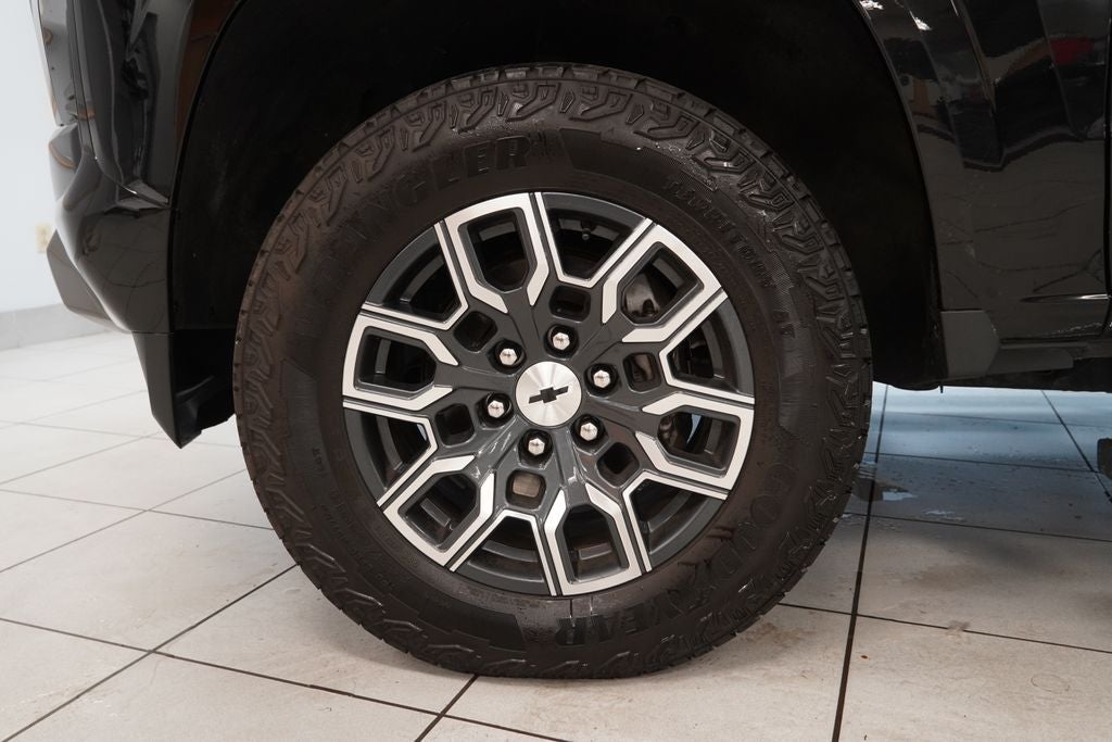 2023 Chevrolet Colorado Z71 4WD w/Sunroof CREW CAB