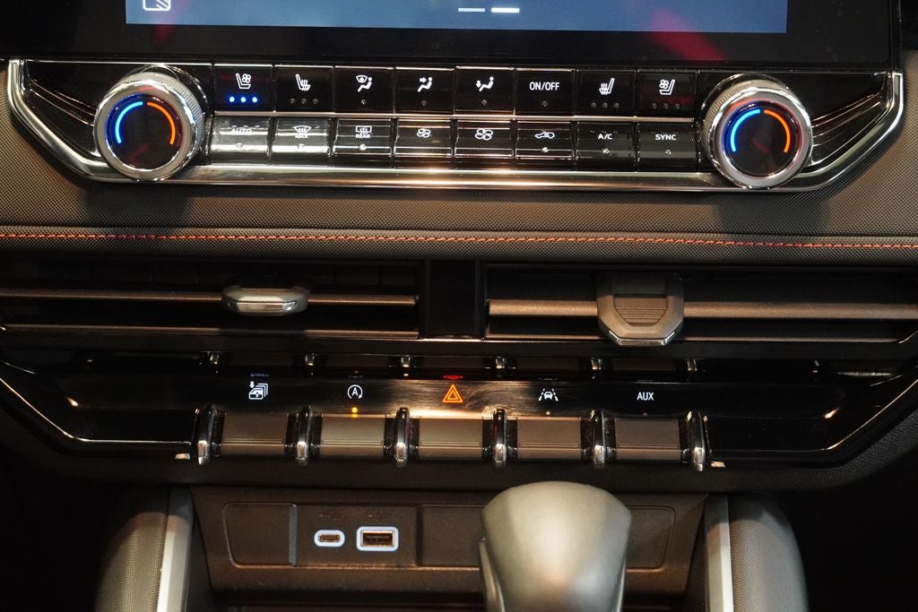 2023 Chevrolet Colorado Z71 4WD w/Sunroof CREW CAB