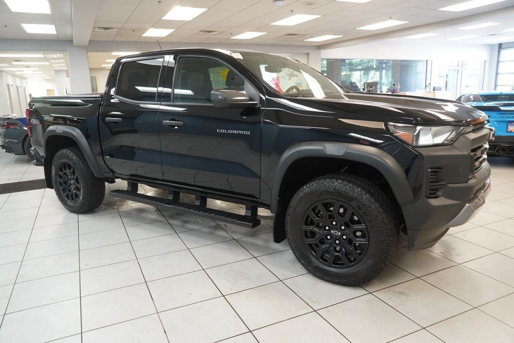 2025 Chevrolet Colorado Trail Boss (CREW CAB 4X4)