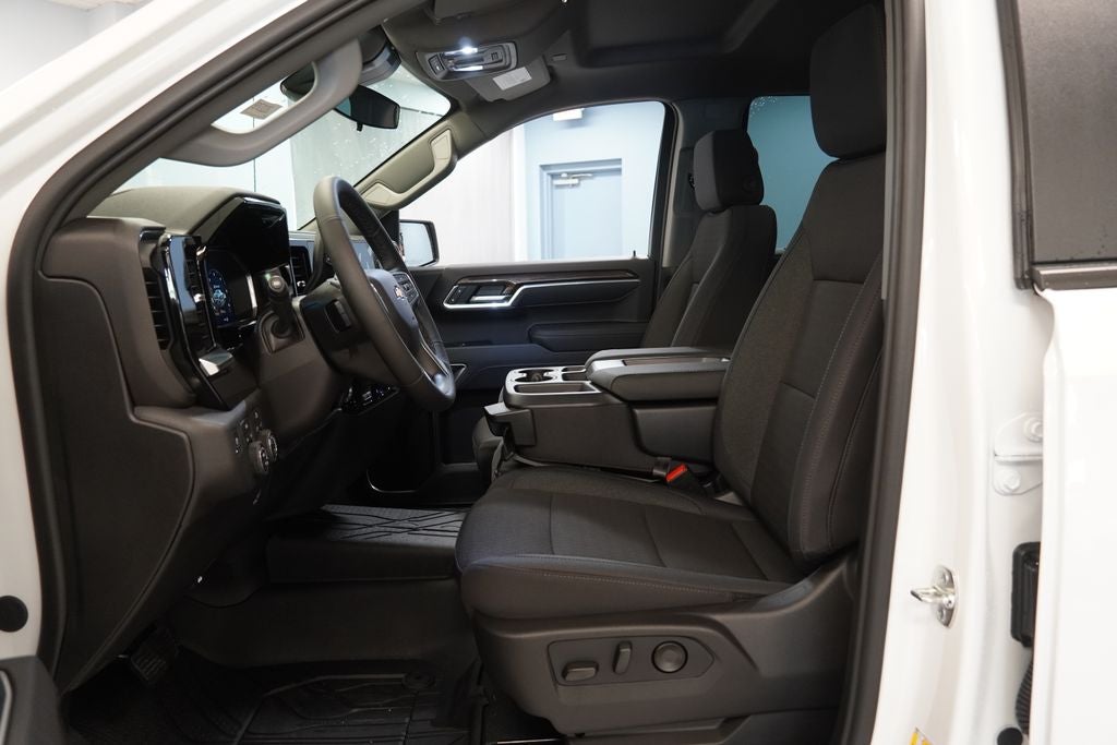 2026 Chevrolet Silverado 1500 LT LT1