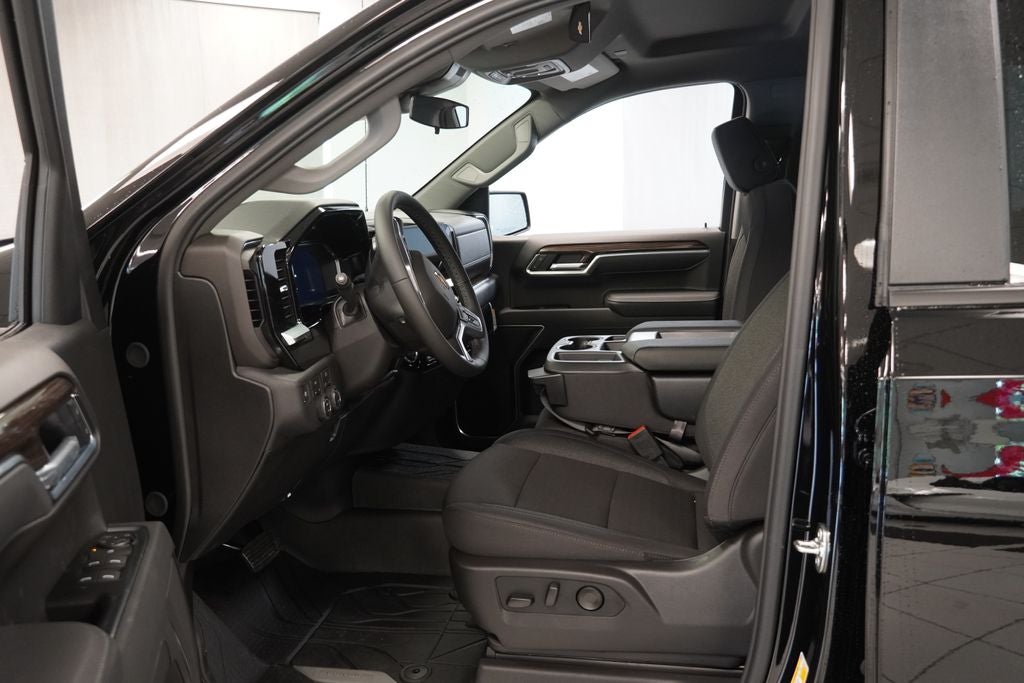 2026 Chevrolet Silverado 1500 LT LT1