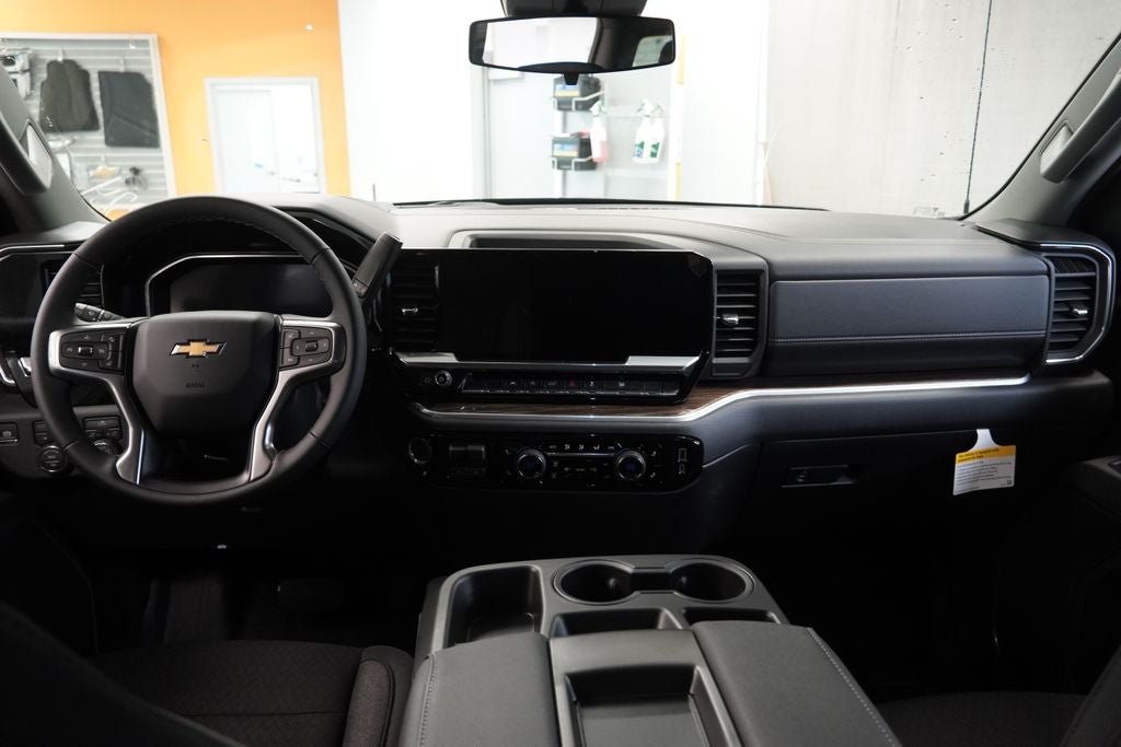 2026 Chevrolet Silverado 1500 LT LT1
