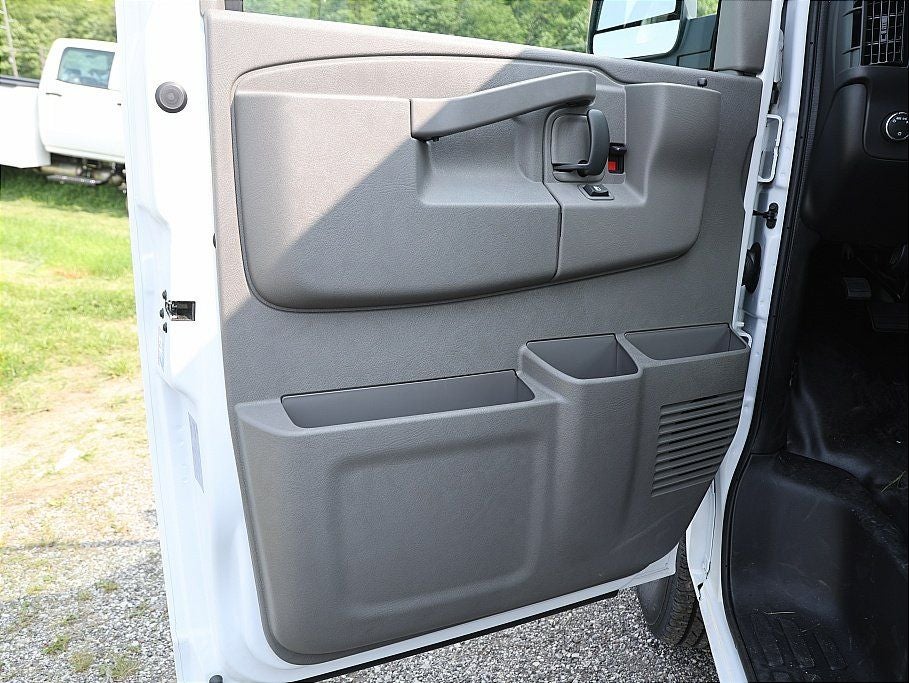 2025 Chevrolet Express 2500 Work Van Cargo
