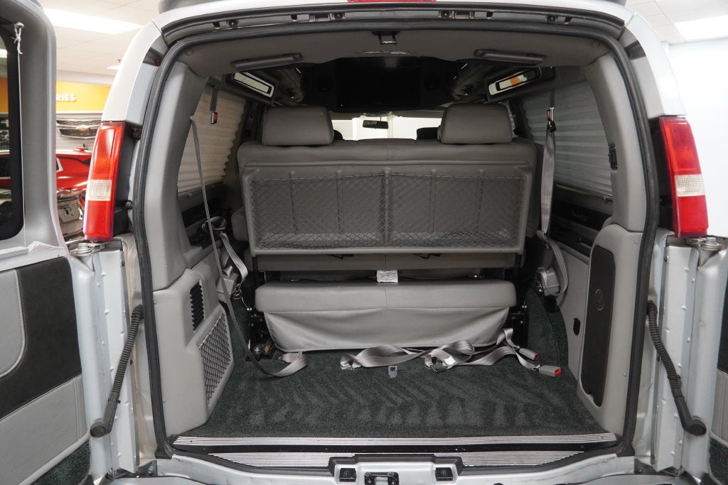 2013 GMC Savana 1500 Upfitter EXPLORER SE CONVERSION ( AWD )