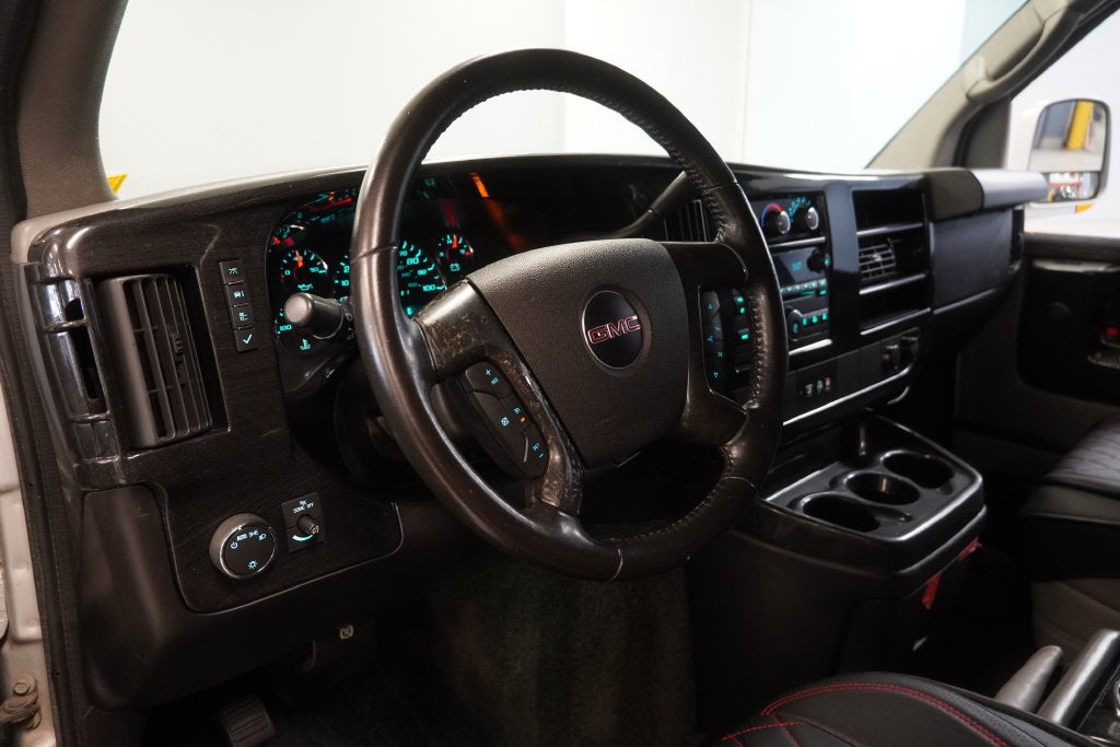 2013 GMC Savana 1500 Upfitter EXPLORER SE CONVERSION ( AWD )