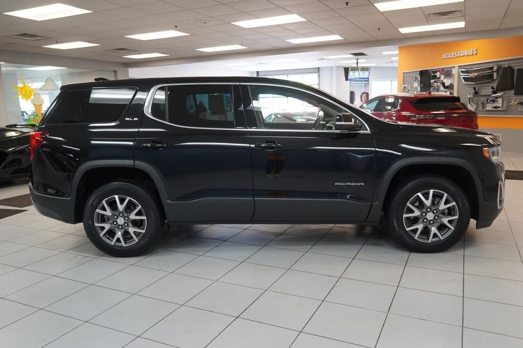 2022 GMC Acadia SLE